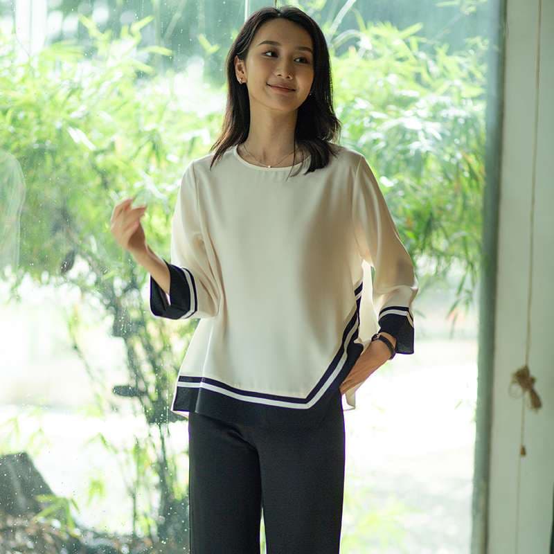 50代ファッション スクエアデザイン優雅ブラウス