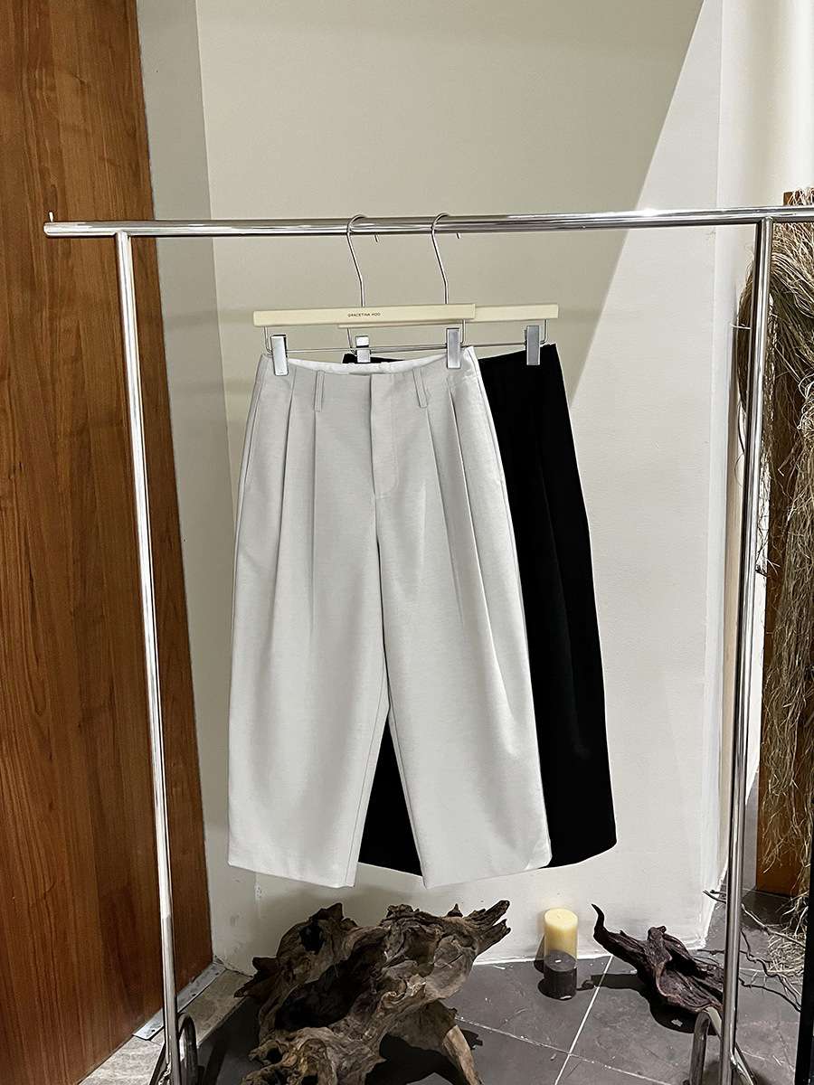 50代ファッション ゆったりワイドパンツ