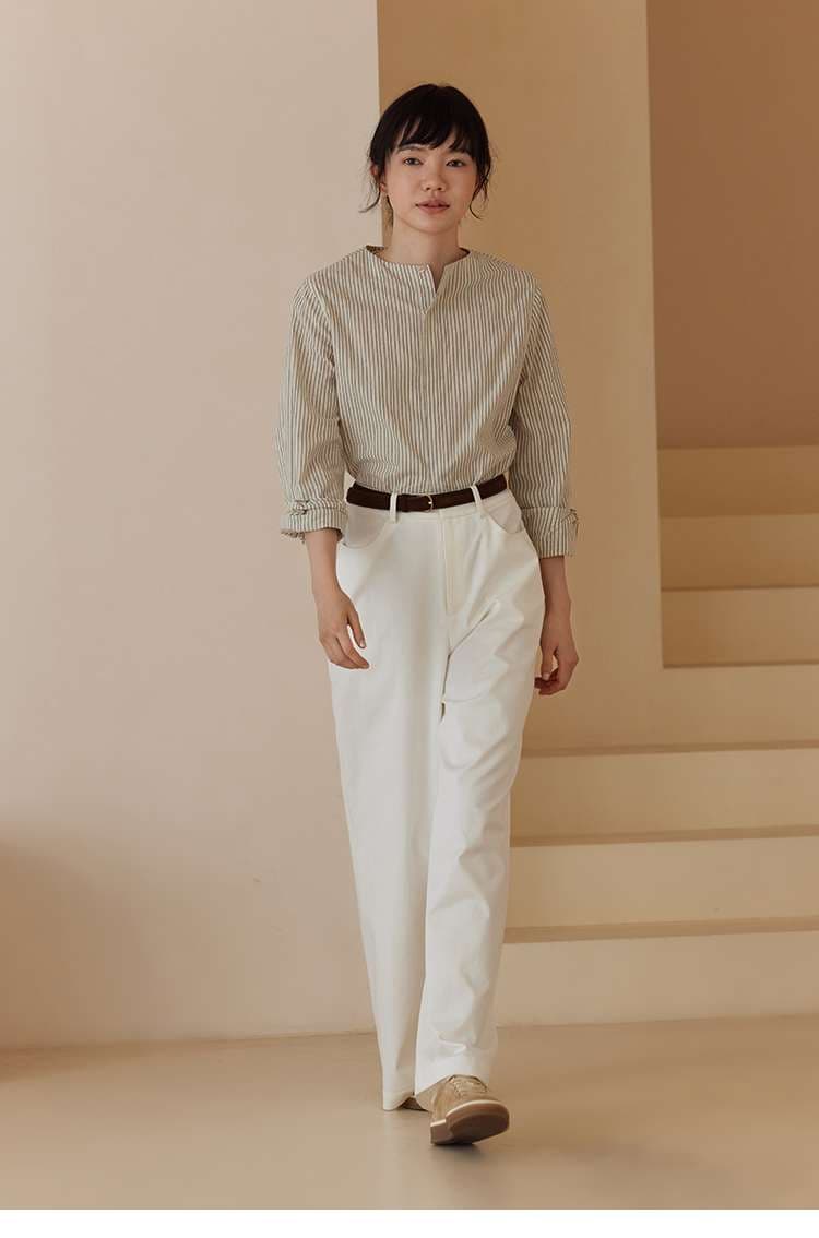 50代ファッション 上品ストライプデザイン襟なしブラウス