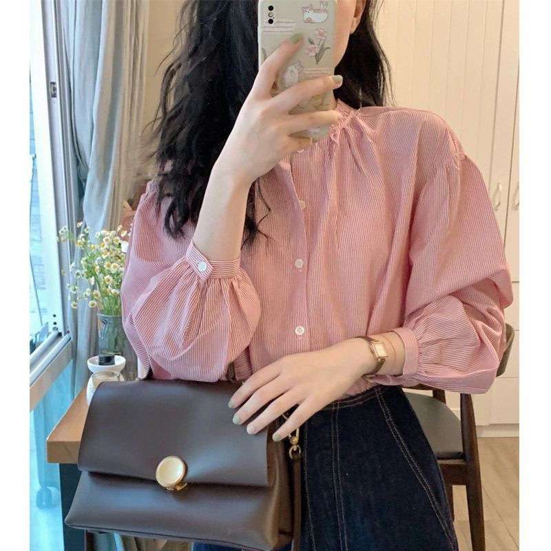 50代ファッション ふんわりスリーブ ストライプシャツ
