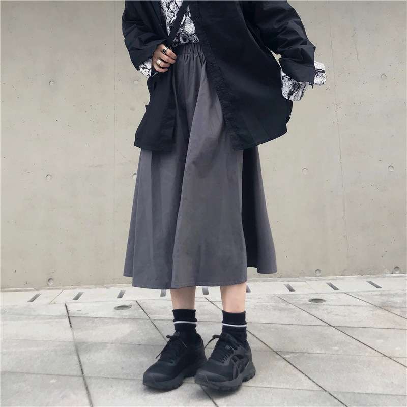 50代ファッション シンプルギャザーロングスカート