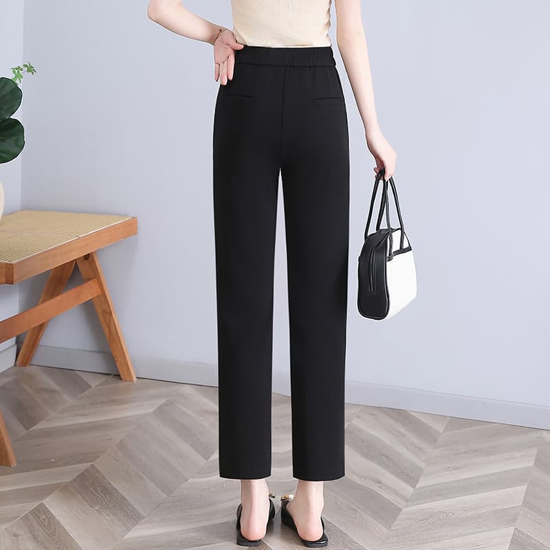50代ファッション 美シルエット ストレートパンツ