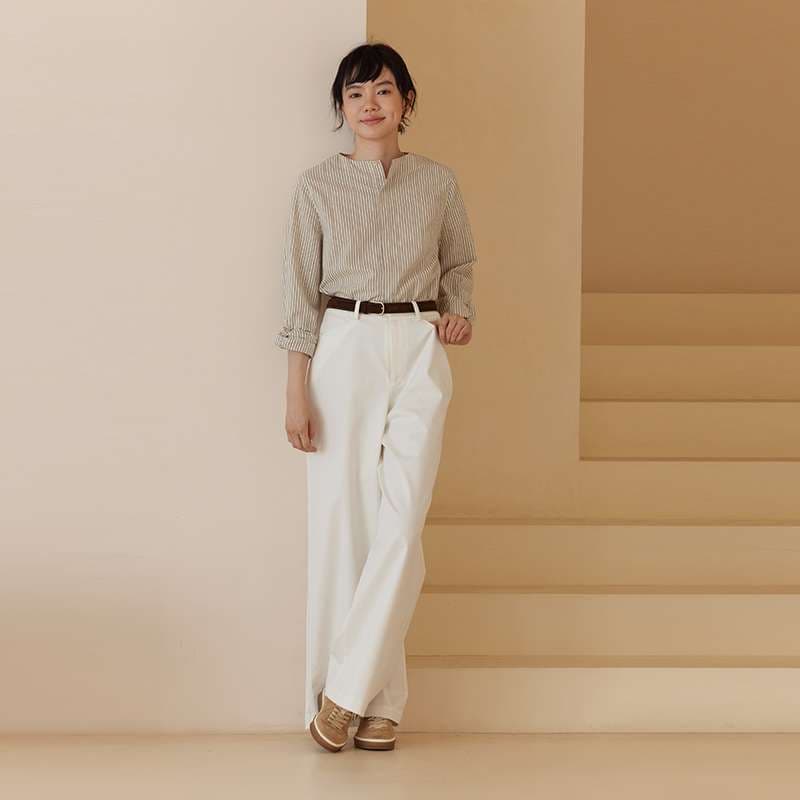 50代ファッション 上品ストライプデザイン襟なしブラウス