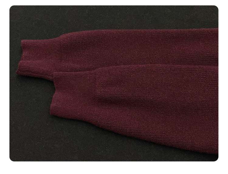 50代ファッション 優雅な襟付きウールニット