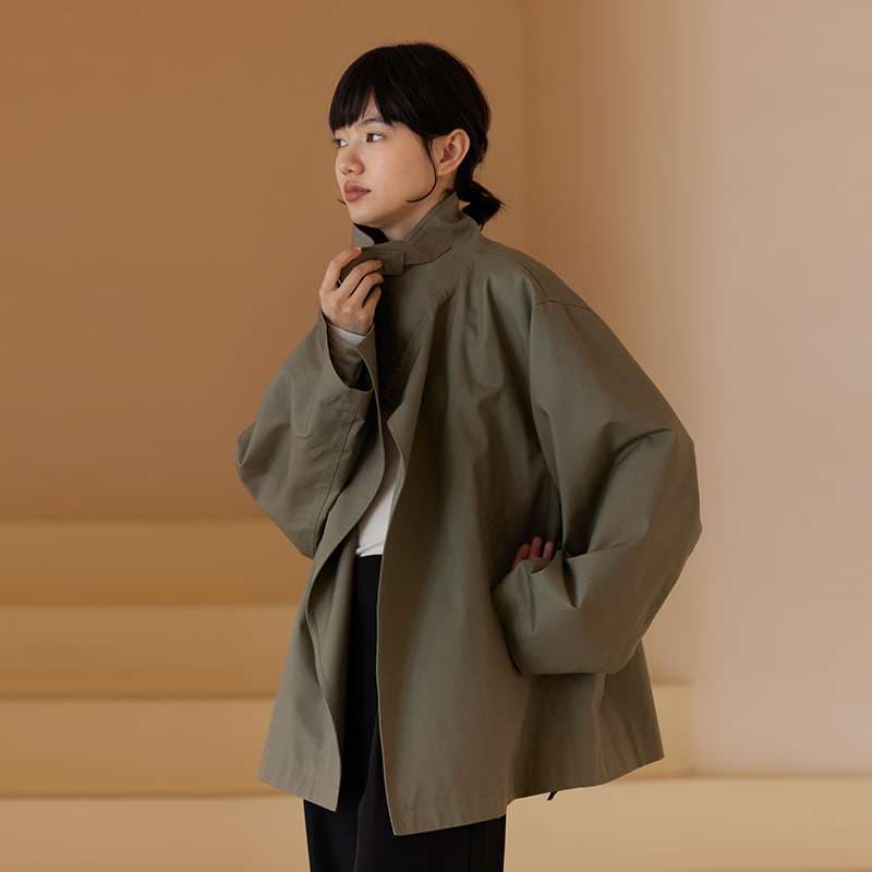 50代ファッション ゆったりシルエットのコート