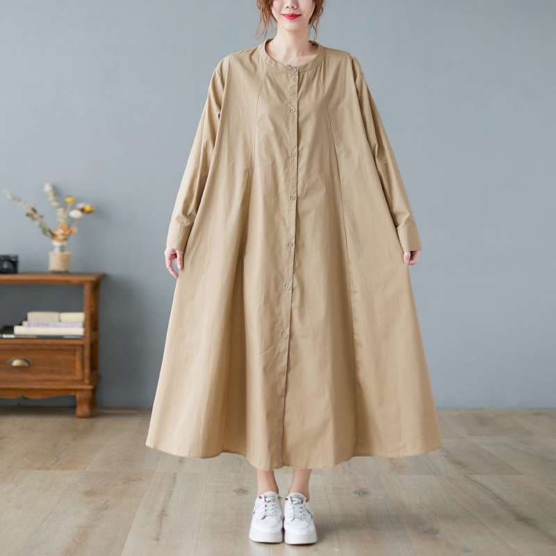50代ファッション  ゆったりシルエットのロングシャツワンピース
