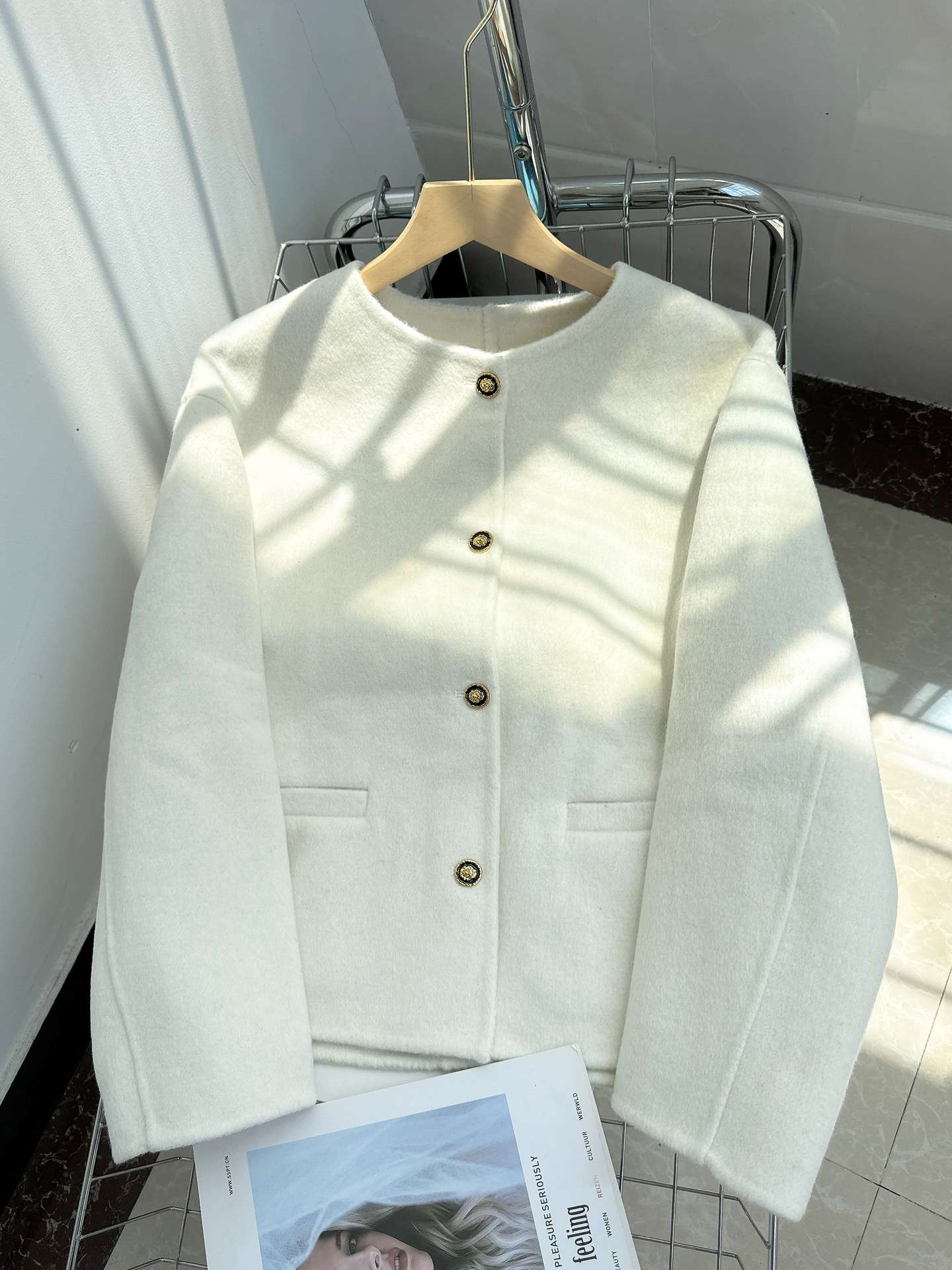 50代ファッションアウター クラシック短丈ウールジャケット