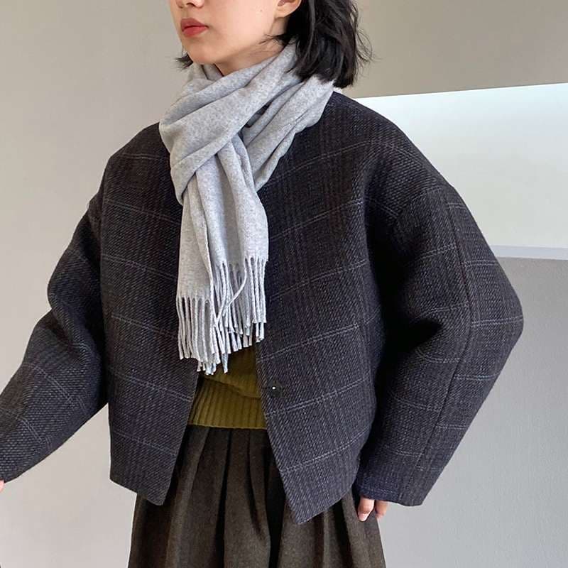 50代ファッション 上質なチェック柄ショートジャケット