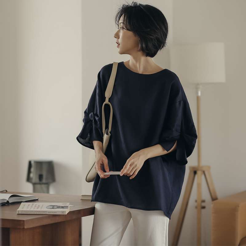 50代ファッション ゆったりドルマンスリーブブラウス