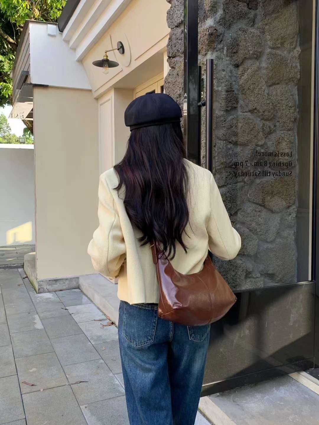 50代ファッション しっとり柔らかホーボーバッグ