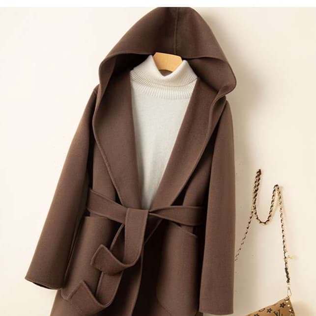 50代ファッション フーディーミドル丈コート