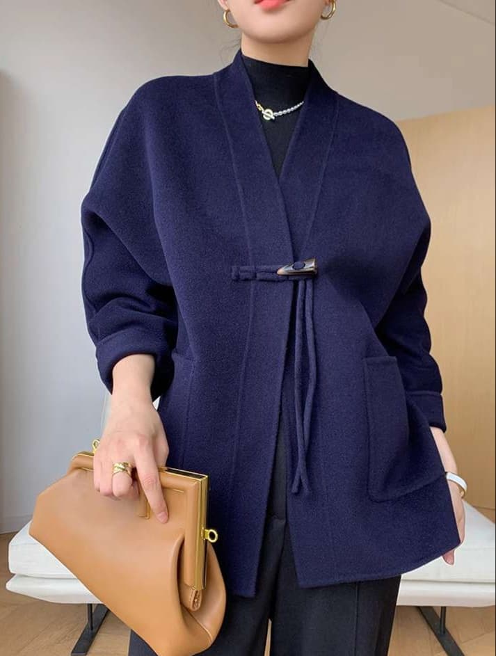 50代ファッション エレガントな冬のショートコート