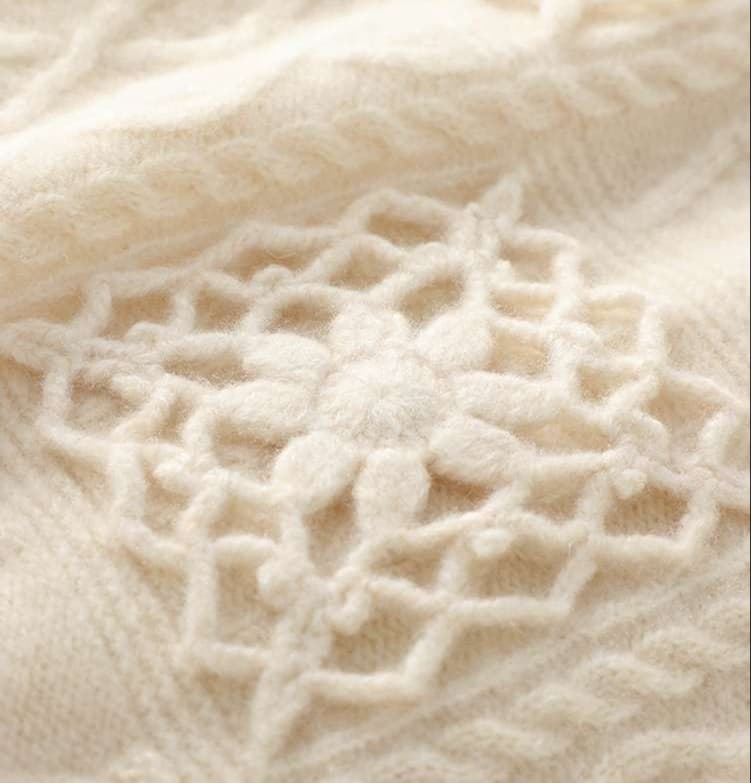 50代ファッション 【ウール100％】上品な透かし編みプルオーバー