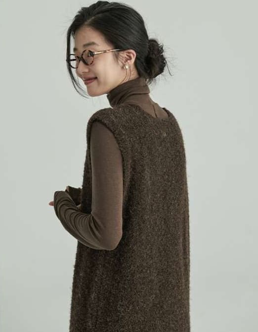 50代ファッション 大人のためウールフープ糸ラージUネックベストニットワンピース