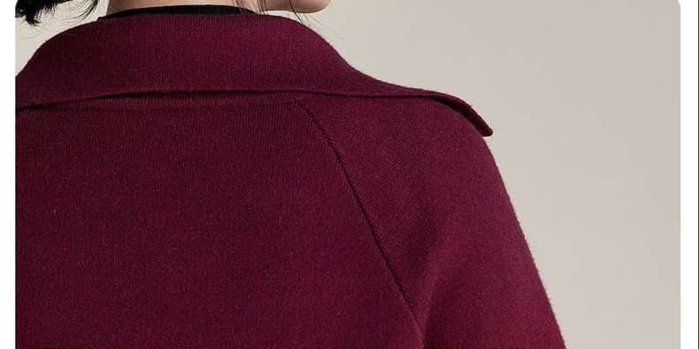 50代ファッション 上品な大人の艶感コート