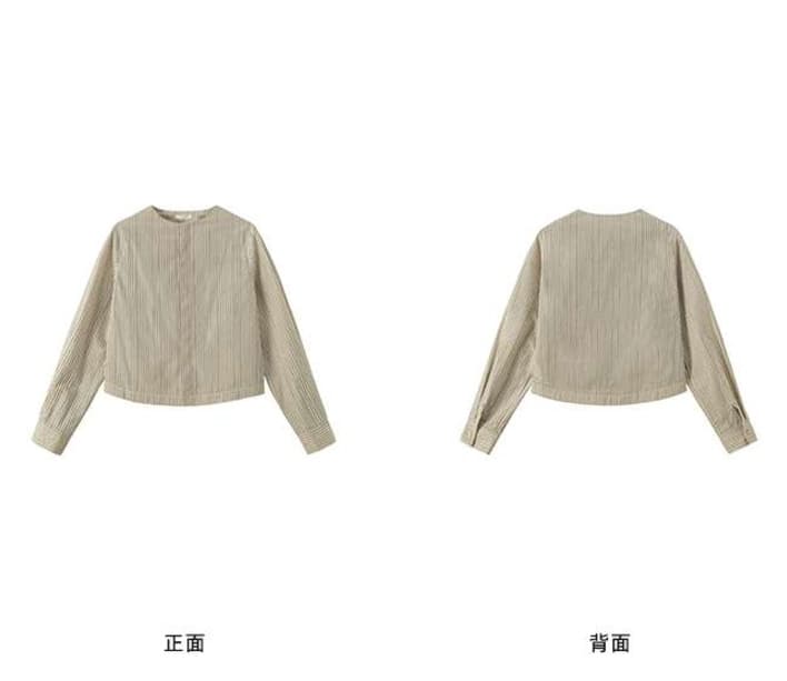 50代ファッション 上品ストライプデザイン襟なしブラウス