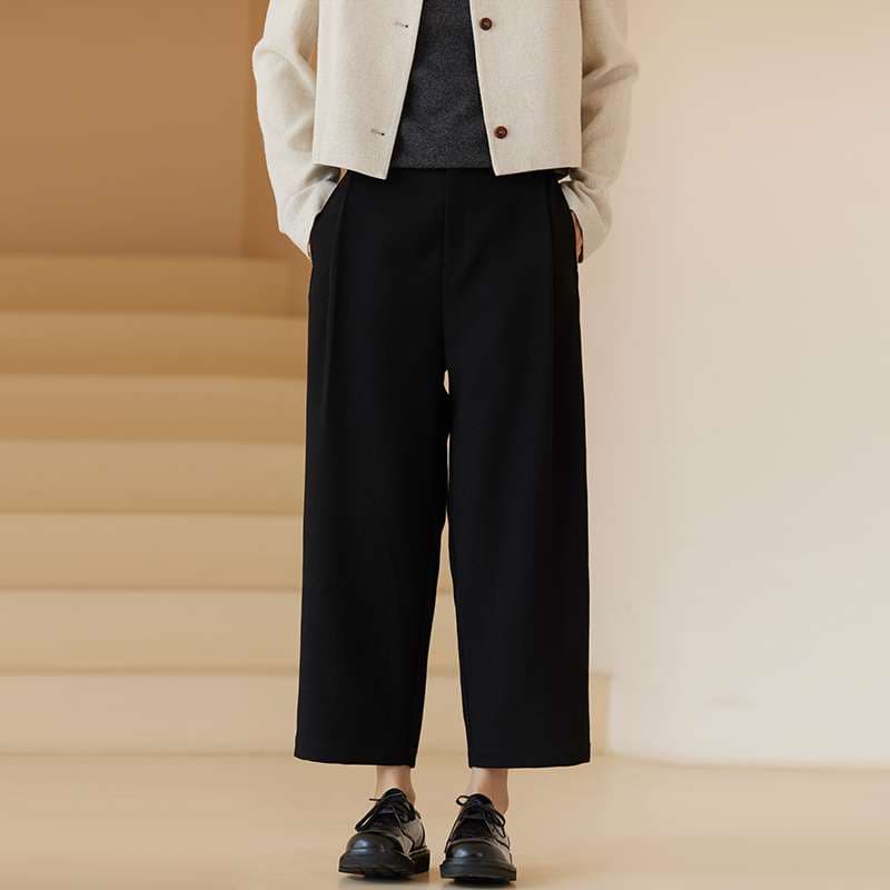 50代ファッション ゆったりワイドクロップドパンツ
