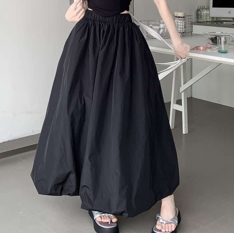 50代ファッション ふんわり優雅なロングバルーンスカート