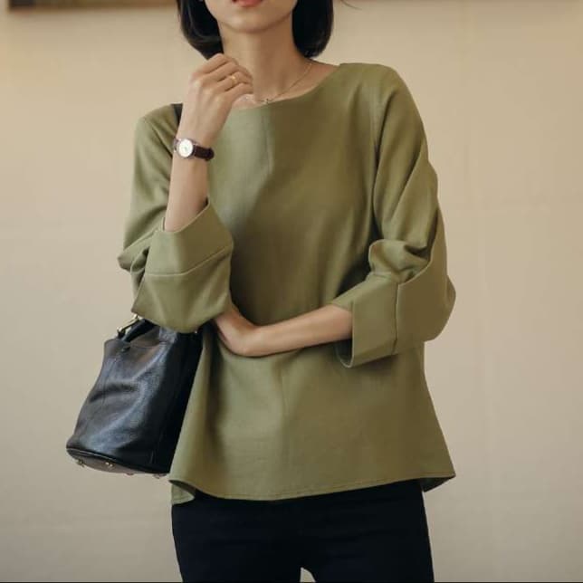 50代ファッション 上品なゆったりニットプルオーバー