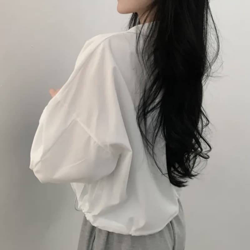 50代ファッション 薄手ジップブルゾン裾紐付きクロップド丈春コート