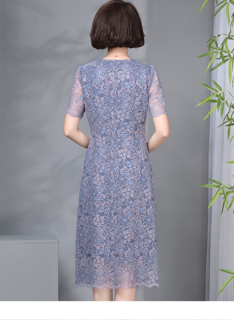 50代ファッション 上品花柄レースワンピース