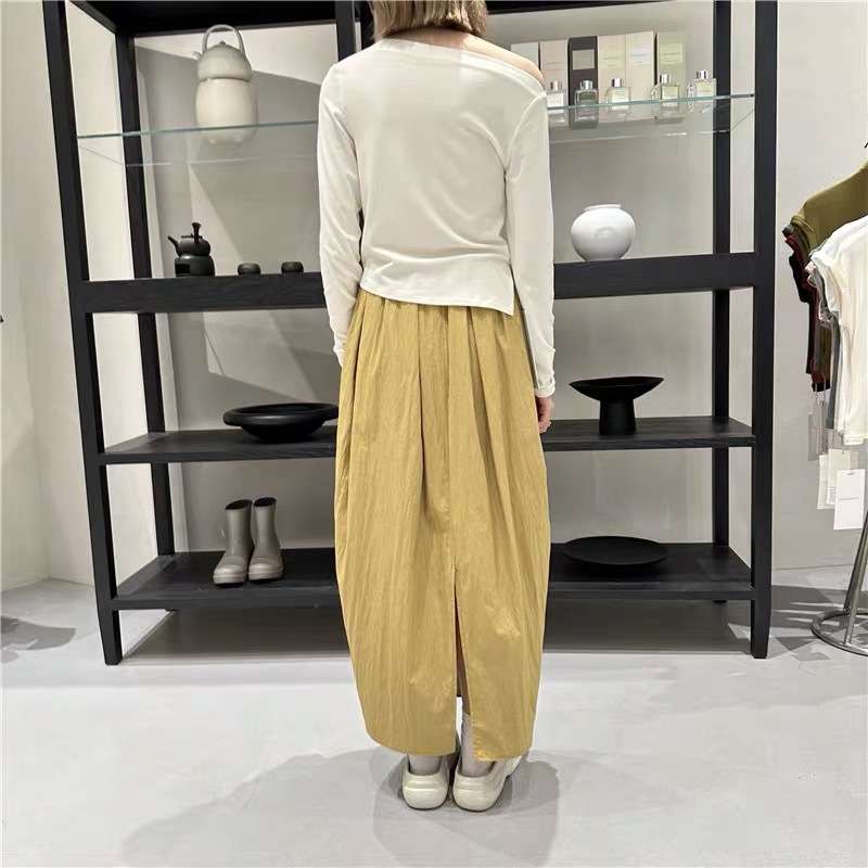 50代ファッション ゆったりコクーンロングスカート