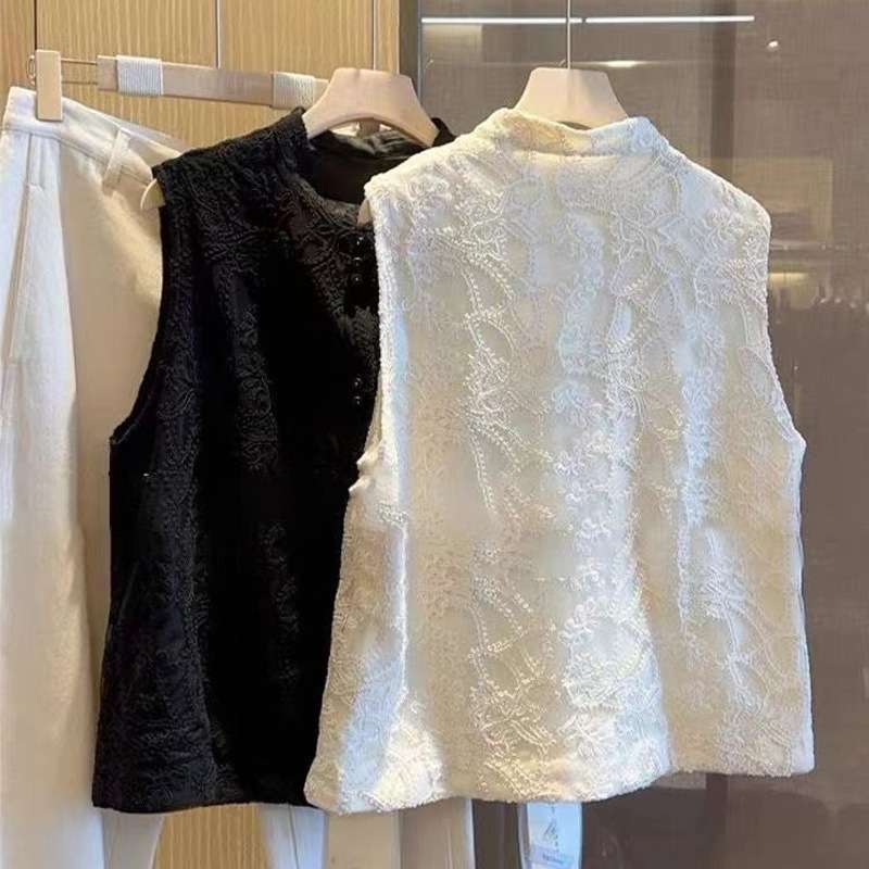 50代ファッション 花柄レースの高級感ある襟なしシャツブラウス