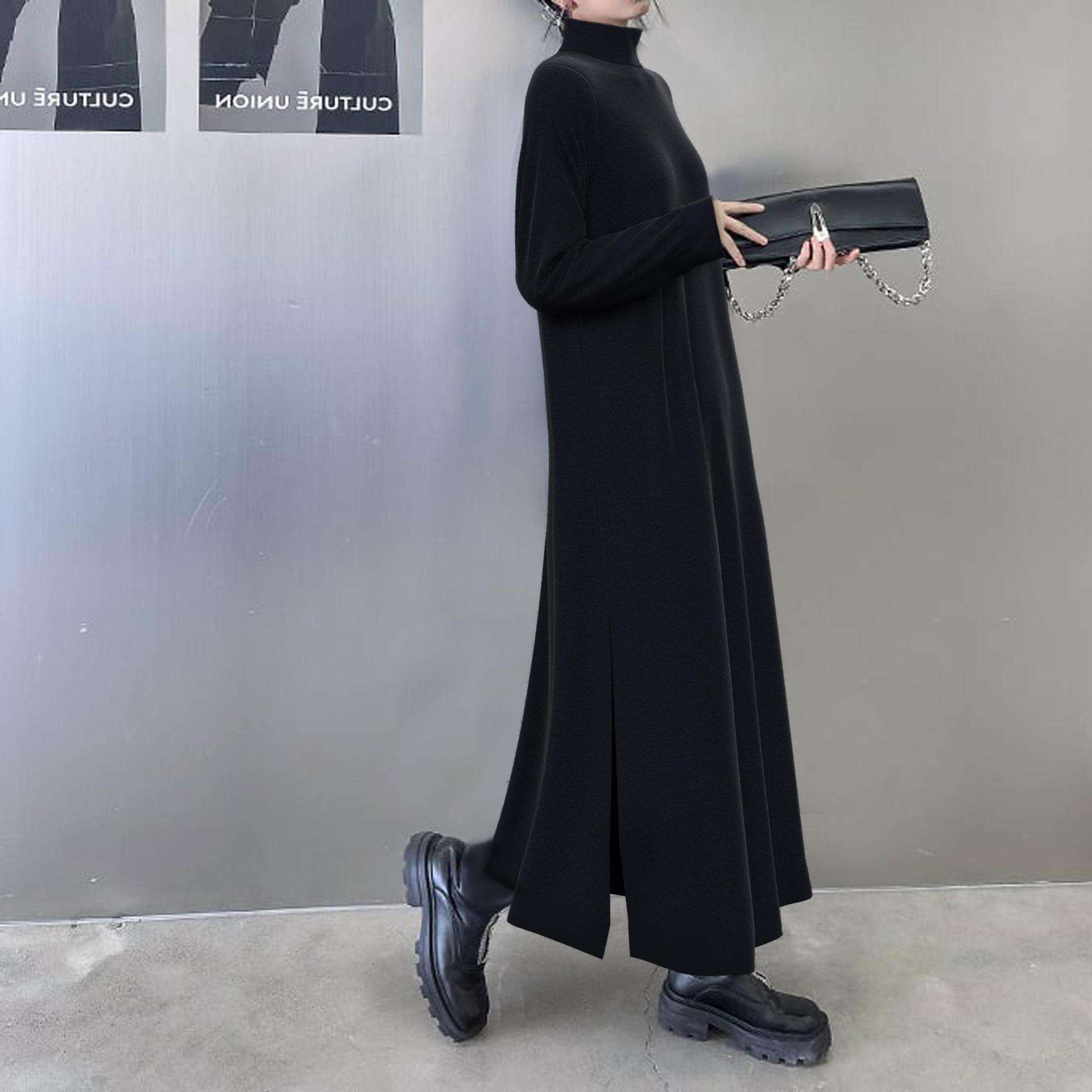 50代ファッション 大人の魅力引き立つタートルネックロングワンピース