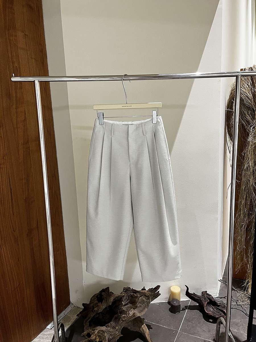 50代ファッション ゆったりワイドパンツ