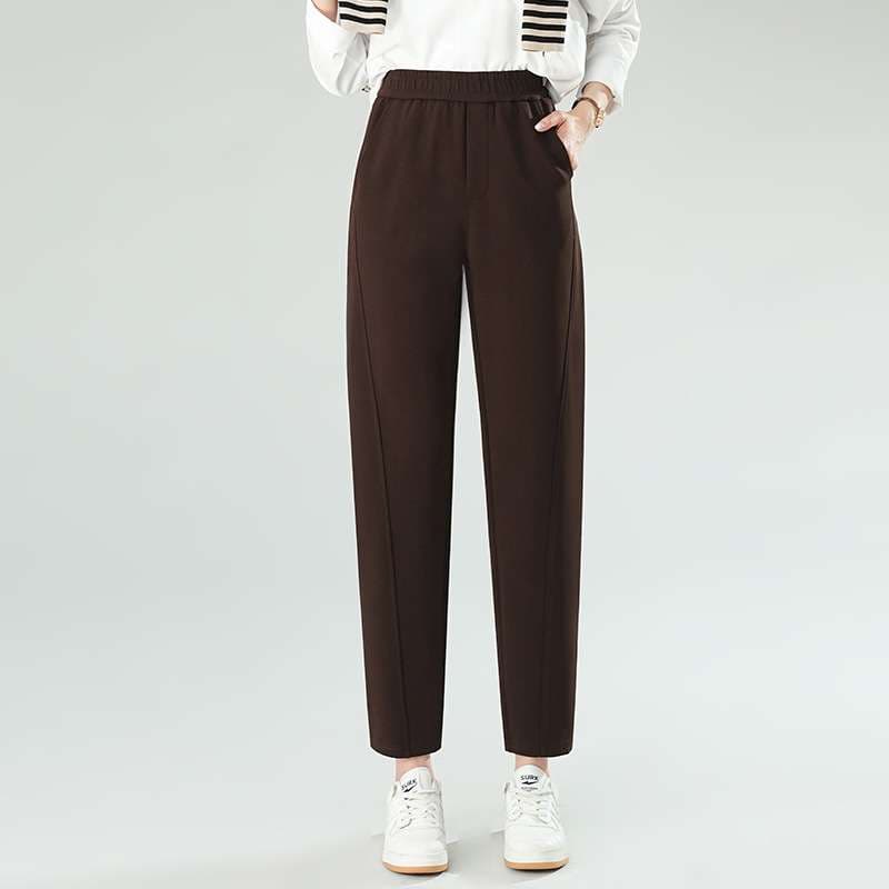 50代ファッション シンプル楽ちんシガレットパンツ
