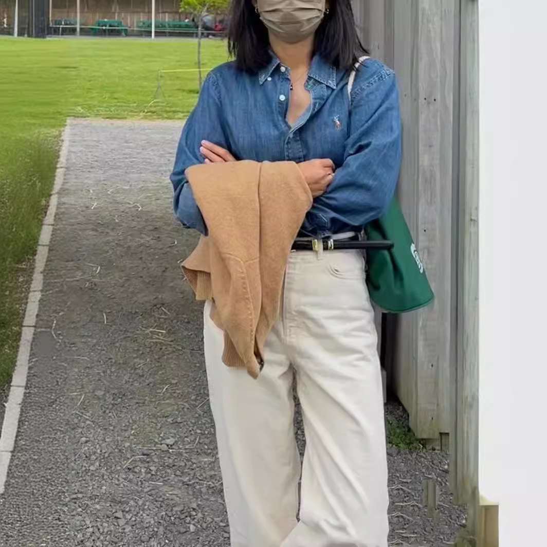 50代ファッション ゆったりシルエットのワイドパンツ