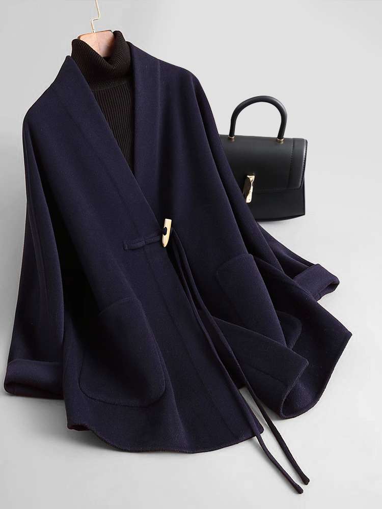 50代ファッション エレガントな冬のショートコート