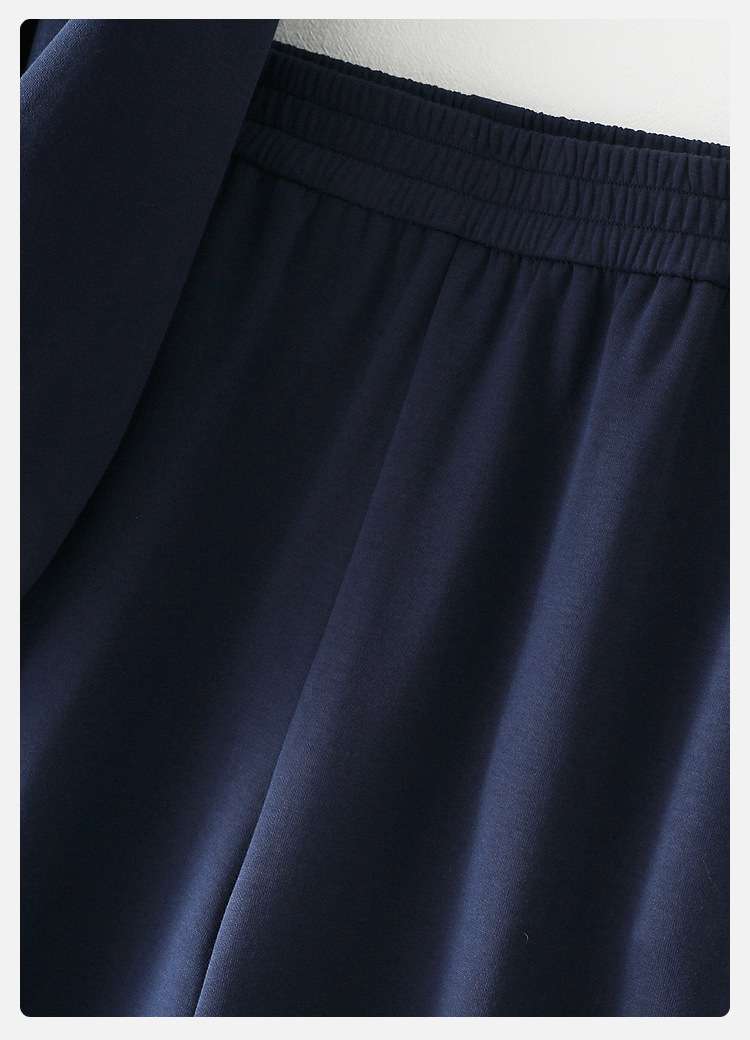 50代ファッション 上品シルエットの長袖ブラウス＆パンツセット