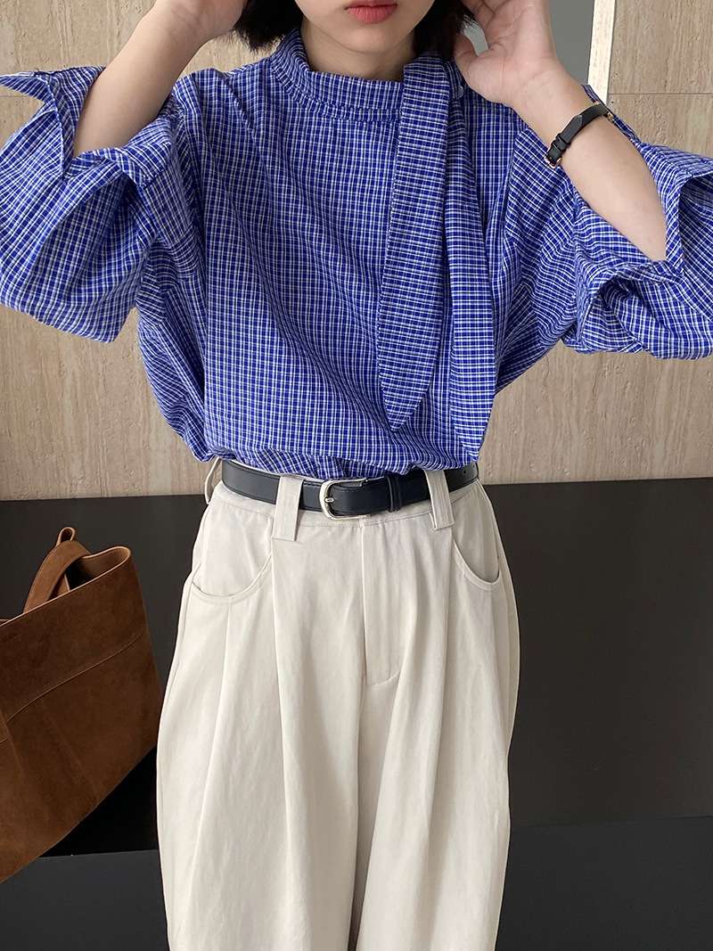 50代ファッション 立体スリーブチェックブラウス