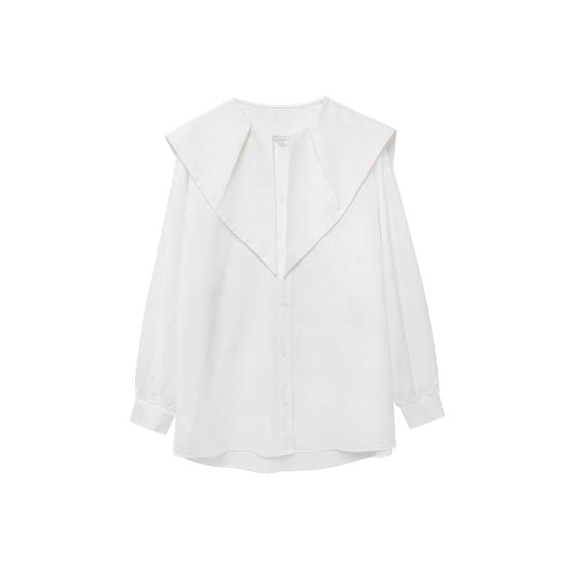 50代ファッション オーバーサイズ変形襟ブラウス