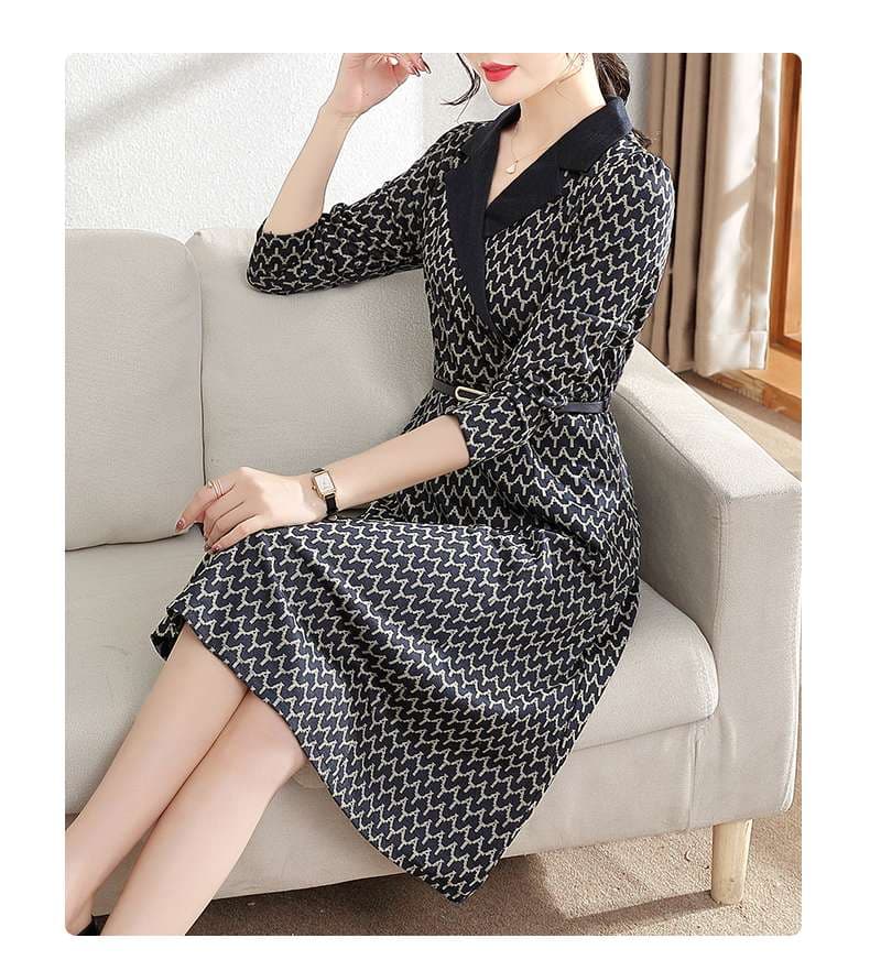 50代ファッション レトロ柄ラップワンピース