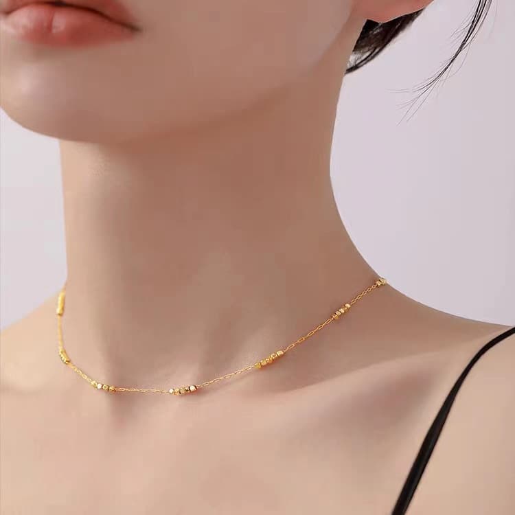 50代ファッション アクセサリー 上品なきらめき 華奢ゴールドネックレス