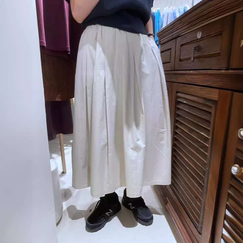 50代ファッション 大人のゆったりロングスカート