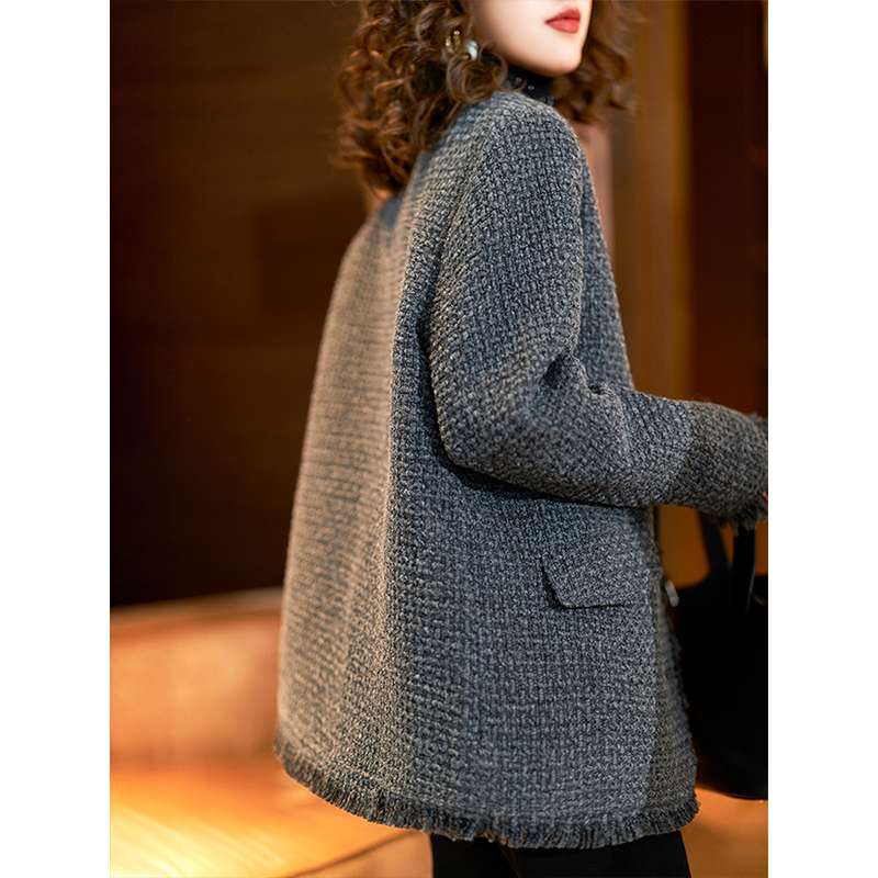 50代ファッション 上品シャネルツイードジャケット