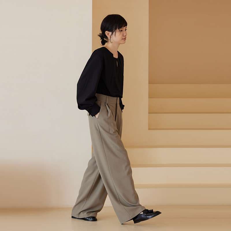 50代ファッション 大人の抜け感ブラウス