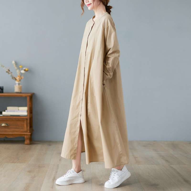 50代ファッション  ゆったりシルエットのロングシャツワンピース