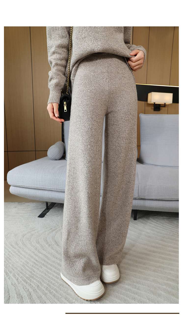 50代ファッション タートルネックニットセットアップ