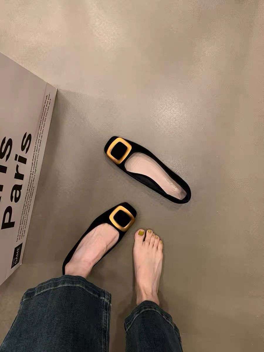 50代ファッション クラシックバックルフラットシューズ