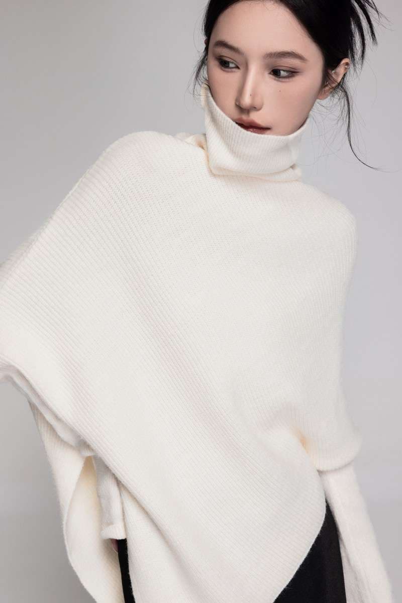 50代ファッション 重ね着風タートルネックニット