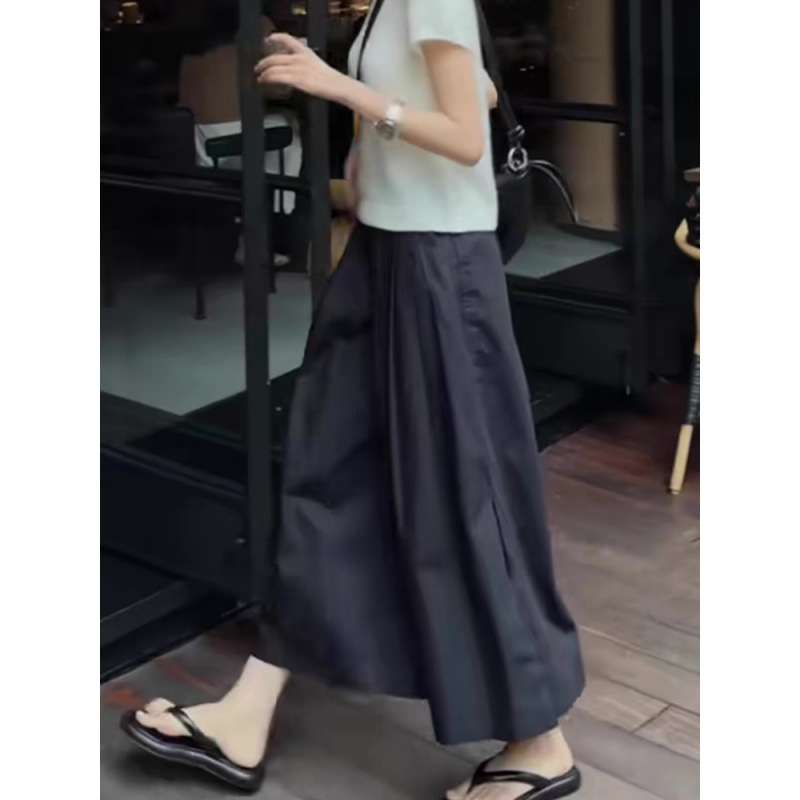 50代ファッション ゆったりワイドパンツ