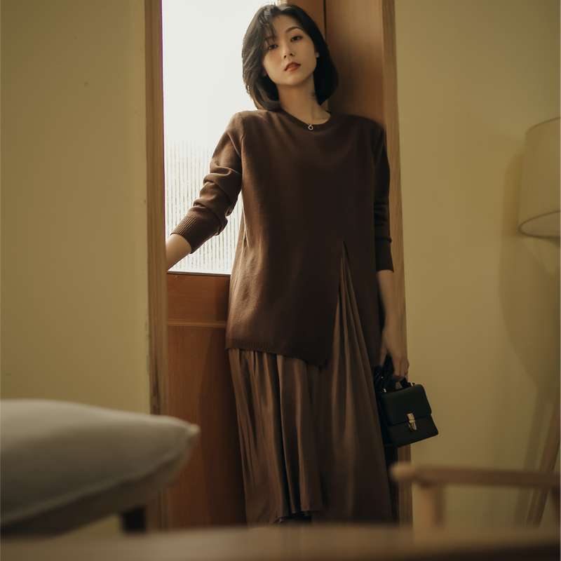 50代ファッション 大人の魅力引き立つ ゆったりワンピース