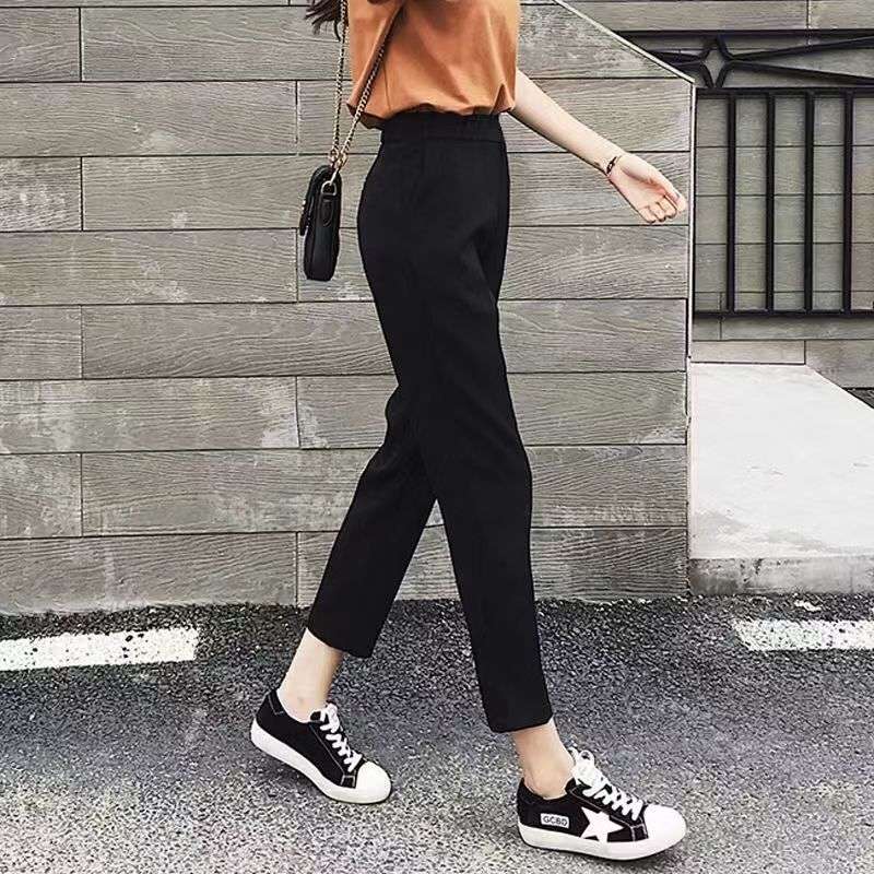 50代ファッション ストレートシルエット美脚パンツ
