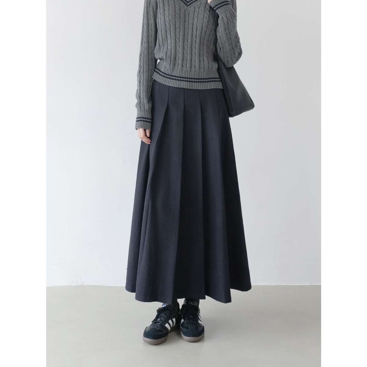 50代ファッション ロングプリーツスカート