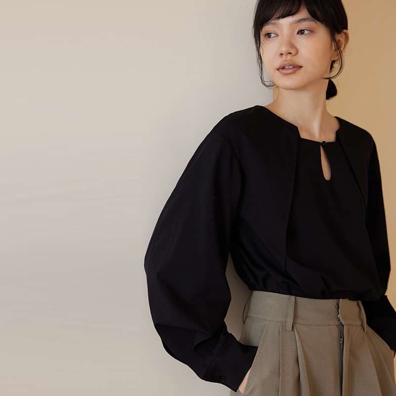 50代ファッション 大人の抜け感ブラウス