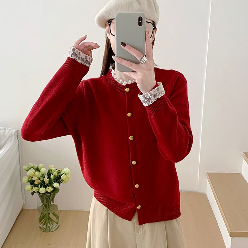 50代ファッション レース襟付き上品ニットカーディガン